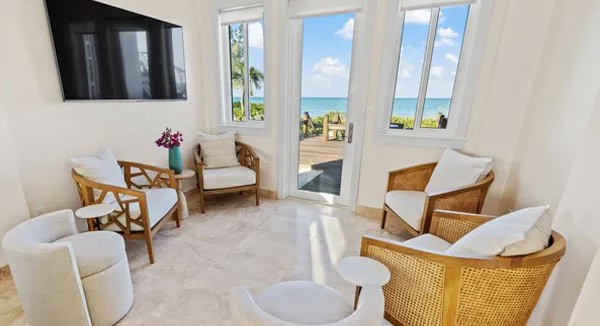 guest-lounge-img1 - The Osprey Resort, Berry Islands, Bahamas Beach Resort Guest Lounge